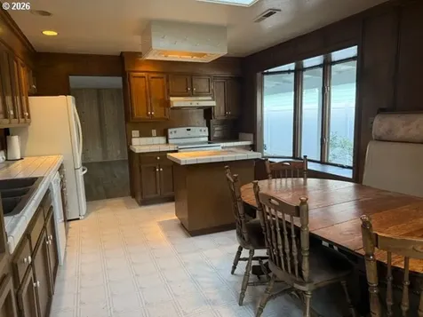 2164 24th Street Florence OR 97439