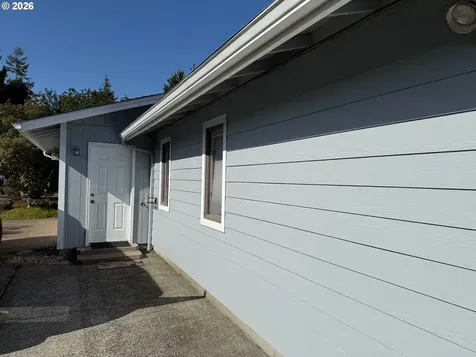 2164 24th Street Florence OR 97439