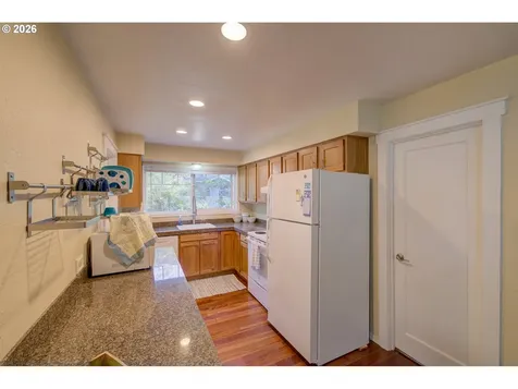 572 N Hemlock Street Cannon Beach OR 97110