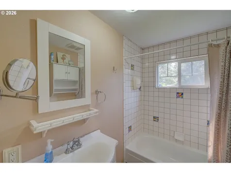 572 N Hemlock Street Cannon Beach OR 97110