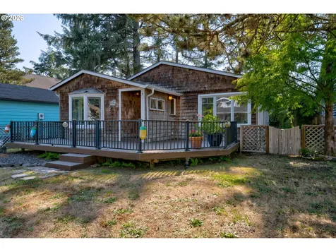 572 N Hemlock Street Cannon Beach OR 97110