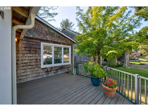 572 N Hemlock Street Cannon Beach OR 97110