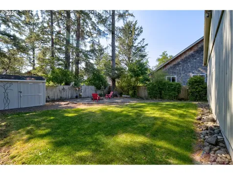 572 N Hemlock Street Cannon Beach OR 97110