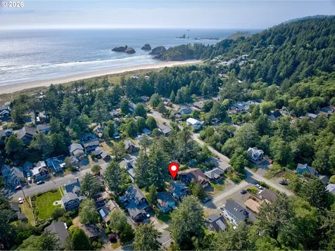 572 N Hemlock Street Cannon Beach OR 97110