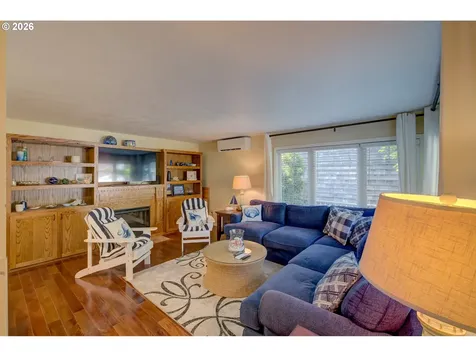 572 N Hemlock Street Cannon Beach OR 97110