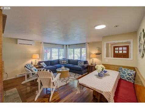 572 N Hemlock Street Cannon Beach OR 97110