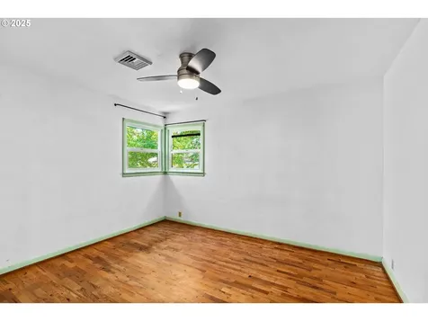1595 NW Beaumont Avenue Roseburg OR 97471