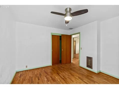 1595 NW Beaumont Avenue Roseburg OR 97471