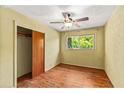 1595 NW Beaumont Avenue Roseburg OR 97471