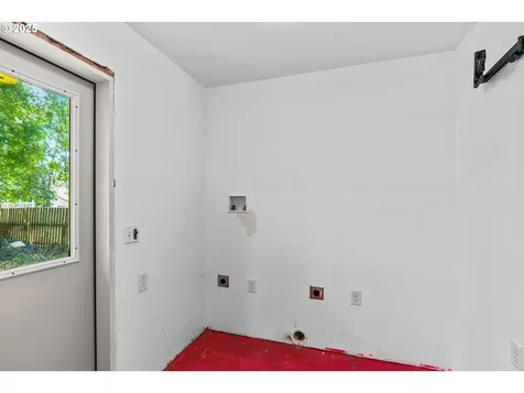 1595 NW Beaumont Avenue Roseburg OR 97471