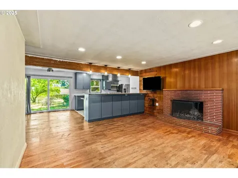 1595 NW Beaumont Avenue Roseburg OR 97471