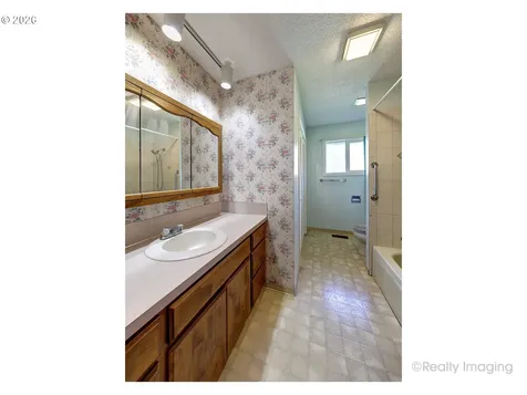 1703 Allen Street Kelso WA 98626