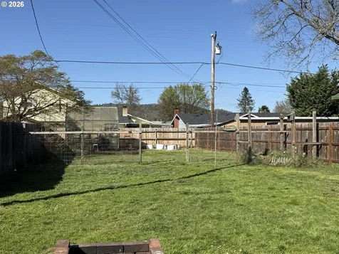 2082 Bel Air Court Roseburg OR 97471