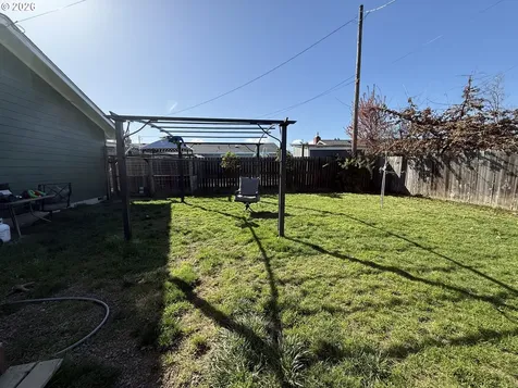 2082 Bel Air Court Roseburg OR 97471