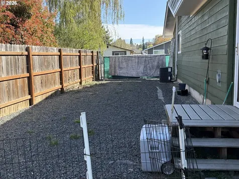 2082 Bel Air Court Roseburg OR 97471