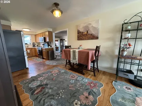 2082 Bel Air Court Roseburg OR 97471