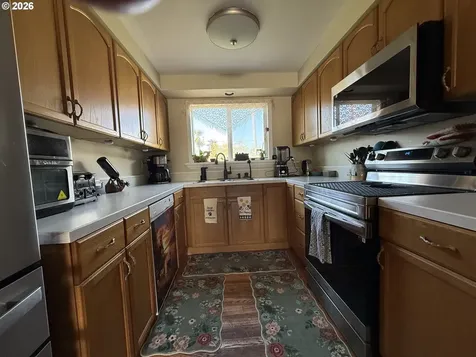 2082 Bel Air Court Roseburg OR 97471