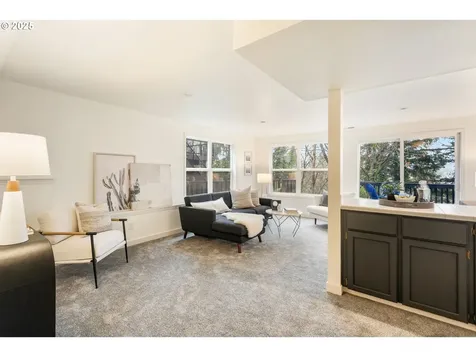 6244 Frost Lane Lake Oswego OR 97035
