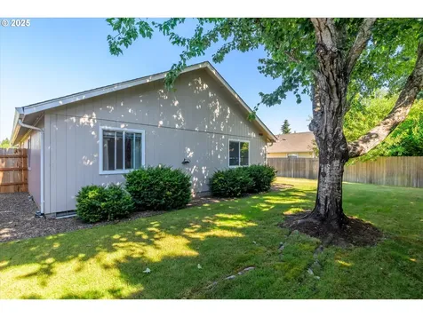 87894 Oak Island Drive Veneta OR 97487