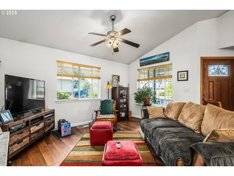 87894 Oak Island Drive Veneta OR 97487