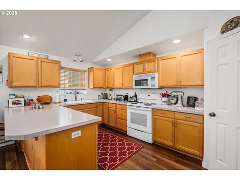87894 Oak Island Drive Veneta OR 97487