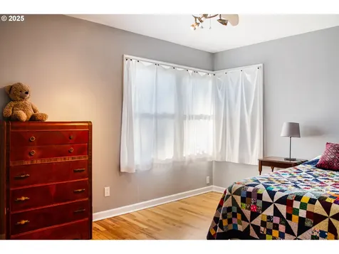 2445 SE 76th Avenue Portland OR 97206