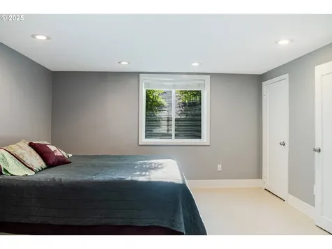 2445 SE 76th Avenue Portland OR 97206