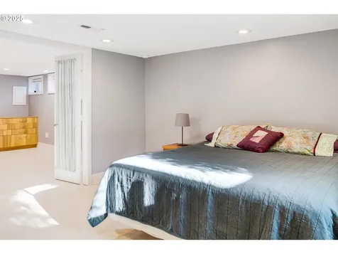2445 SE 76th Avenue Portland OR 97206