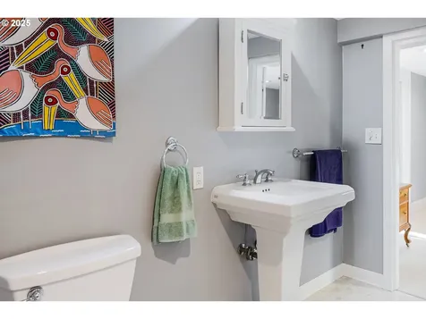 2445 SE 76th Avenue Portland OR 97206