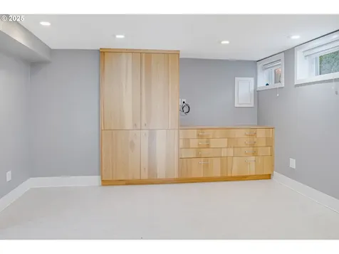 2445 SE 76th Avenue Portland OR 97206