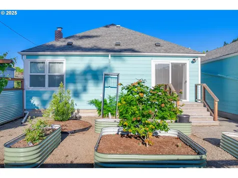 2445 SE 76th Avenue Portland OR 97206
