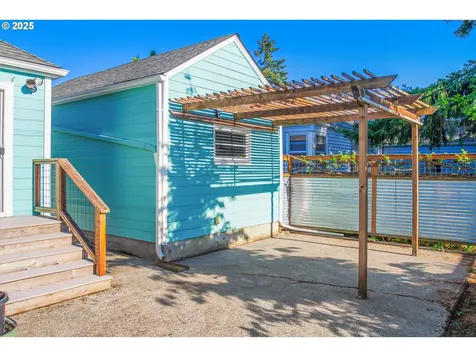 2445 SE 76th Avenue Portland OR 97206