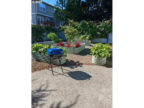 2445 SE 76th Avenue Portland OR 97206