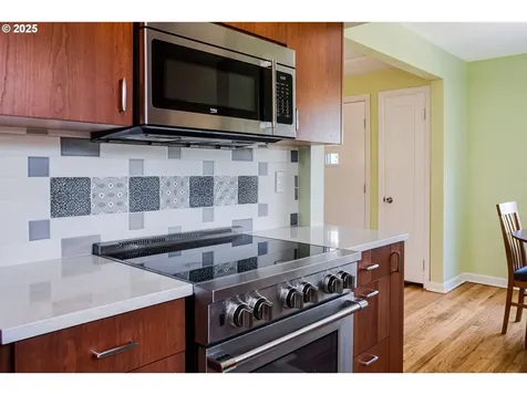 2445 SE 76th Avenue Portland OR 97206