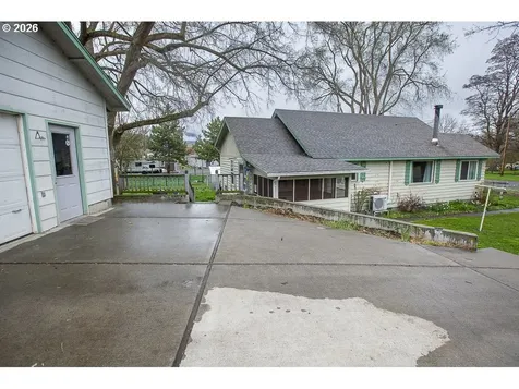 204 Crook Avenue La Grande OR 97850