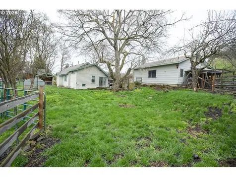 204 Crook Avenue La Grande OR 97850