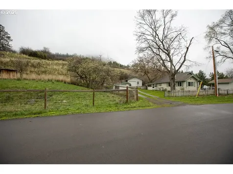 204 Crook Avenue La Grande OR 97850