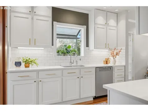 5926 NE 24th Avenue Portland OR 97211