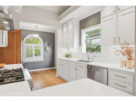 5926 NE 24th Avenue Portland OR 97211