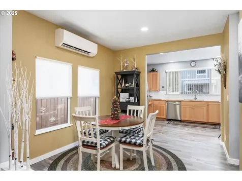 1331 S 6th Street Cottage Grove OR 97424