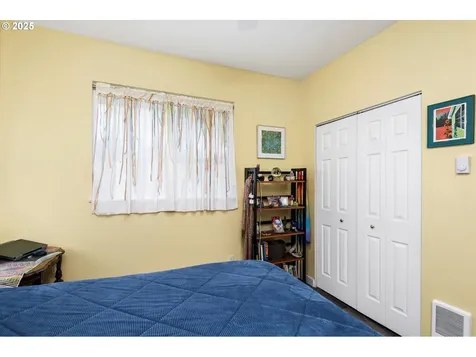 1331 S 6th Street Cottage Grove OR 97424