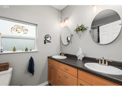 1331 S 6th Street Cottage Grove OR 97424