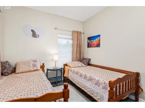 1331 S 6th Street Cottage Grove OR 97424