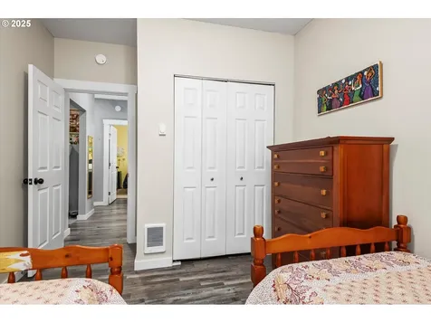 1331 S 6th Street Cottage Grove OR 97424