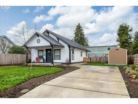 1331 S 6th Street Cottage Grove OR 97424