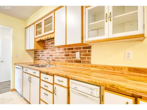 1303 SW 41st Street Pendleton OR 97801
