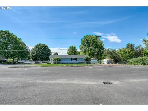 1303 SW 41st Street Pendleton OR 97801