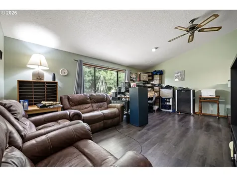 25181 Cheney Drive Veneta OR 97487