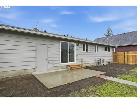 1263 F Street Springfield OR 97477