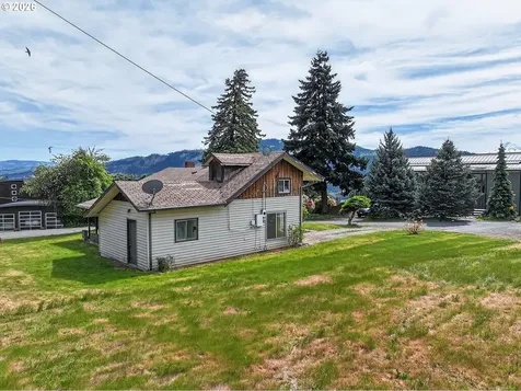 782 NE Center Street White Salmon WA 98672